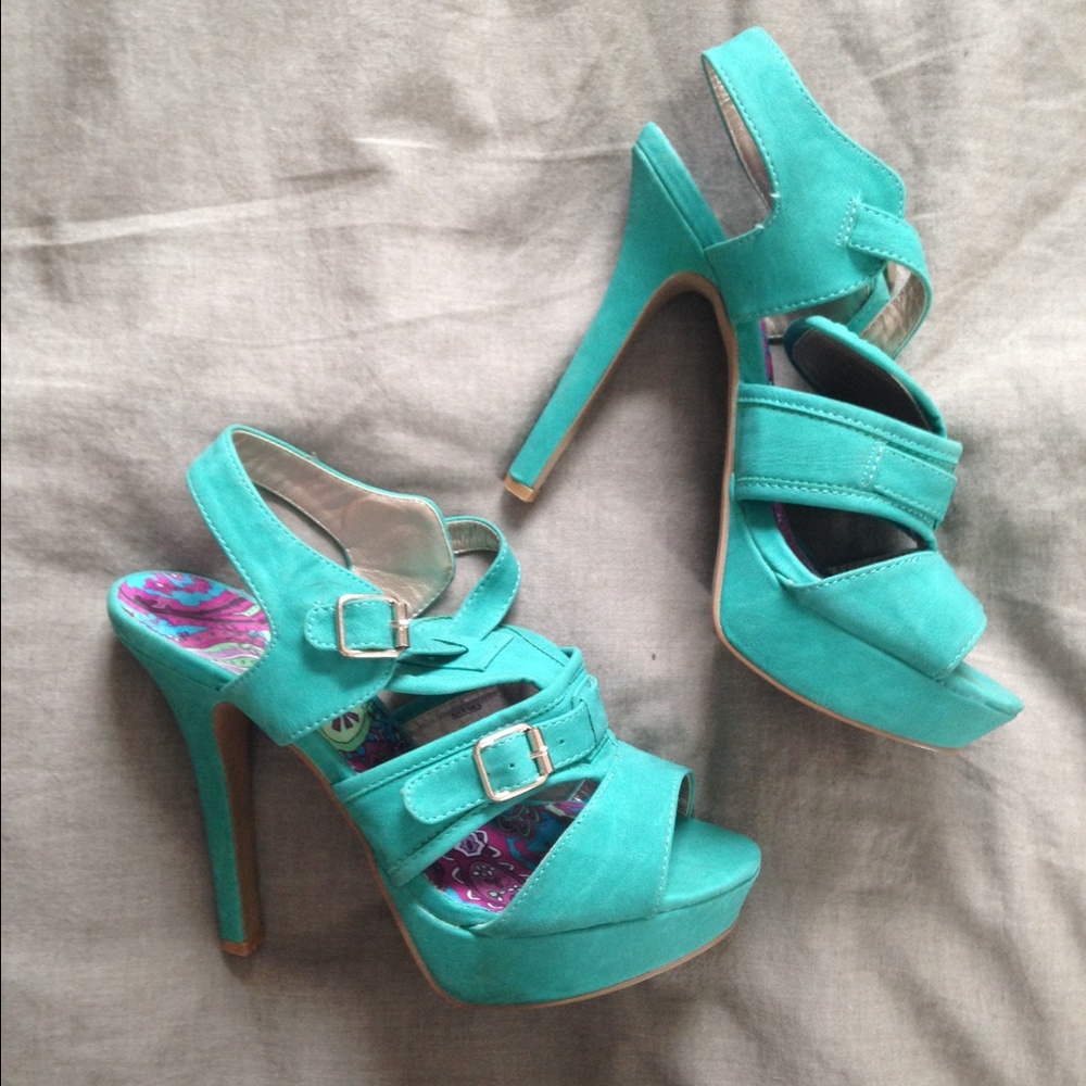 Teal pumps